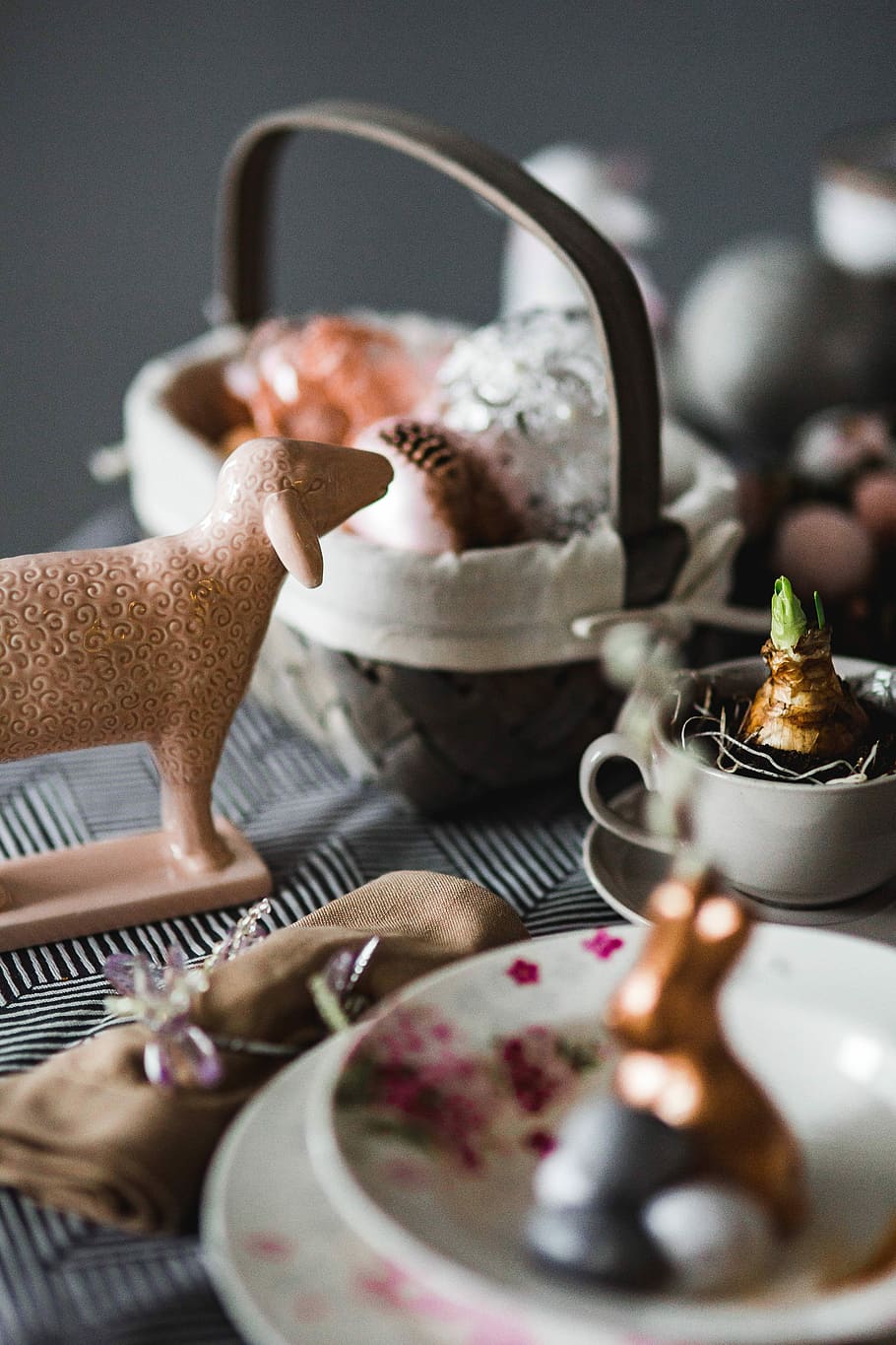 Round dinner table decorated with easter motifs, grey, holidays HD wallpaper