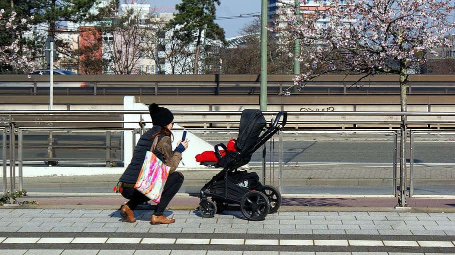 mutterglück, relax, baby carriage, joy, family, security, enthusiasm HD wallpaper