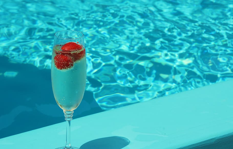 clear flute glass beside body of water, drink, benefit from, champagne, HD wallpaper
