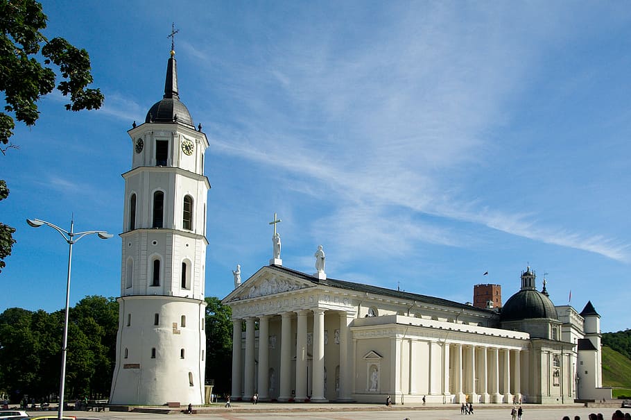 white concrete cathedral under blue skies daytime, Lithuania, HD wallpaper