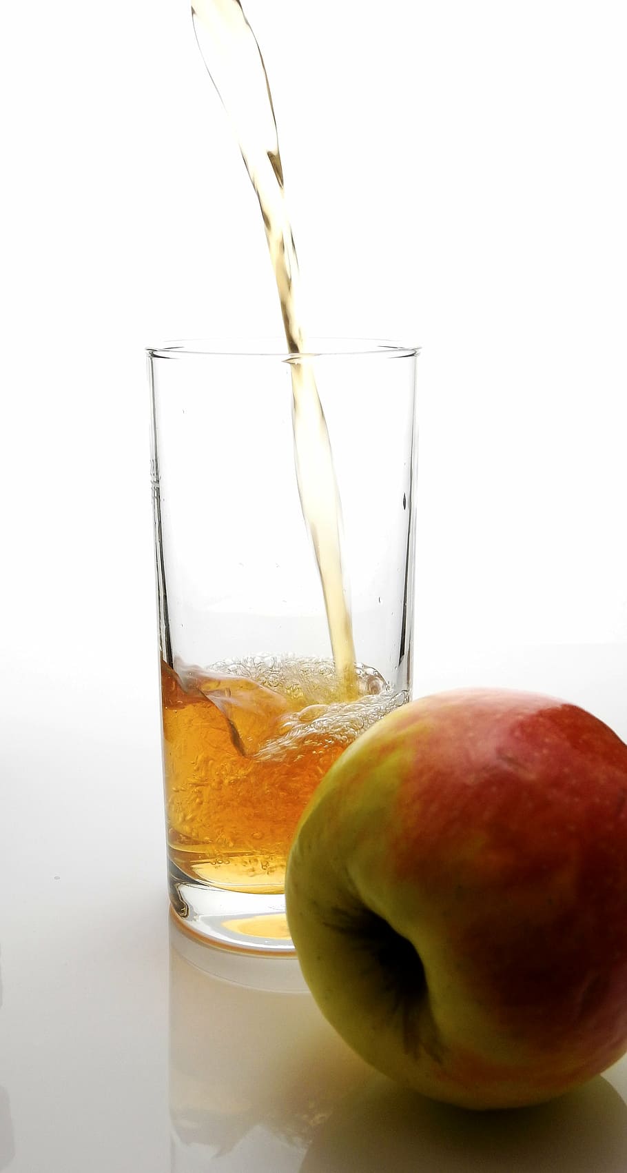 red apple beside clear drinking glass, juice, thirst, vitamins HD wallpaper