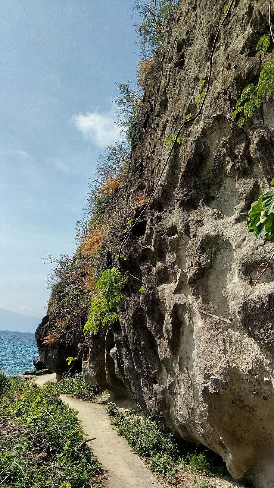 cliff, rocks, beach, island, sky, water, sea, nature, beauty in nature HD wallpaper