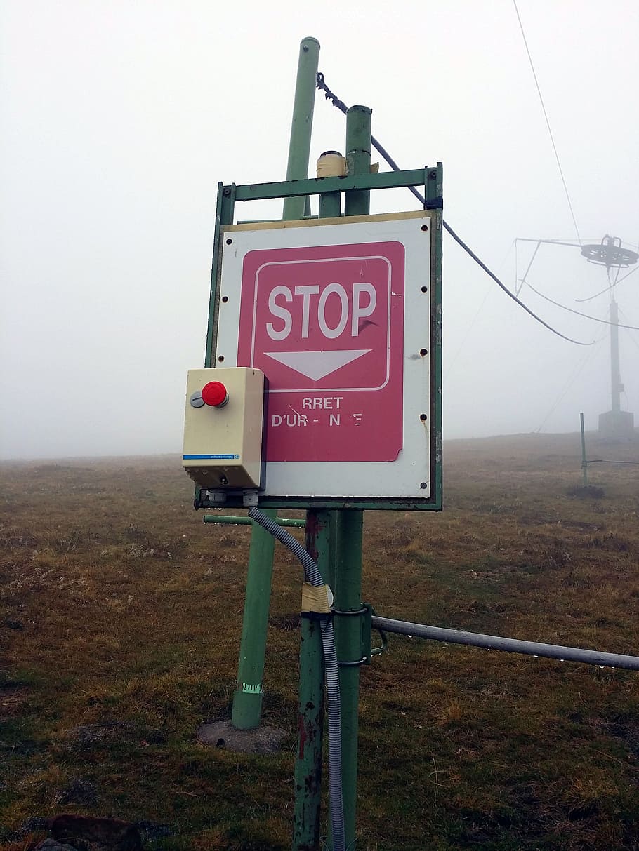 button, stop, fog, ski station, sign, communication, western script HD wallpaper