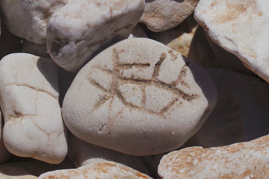 stones, characters, mark, scribing, character steinzeichnung HD wallpaper