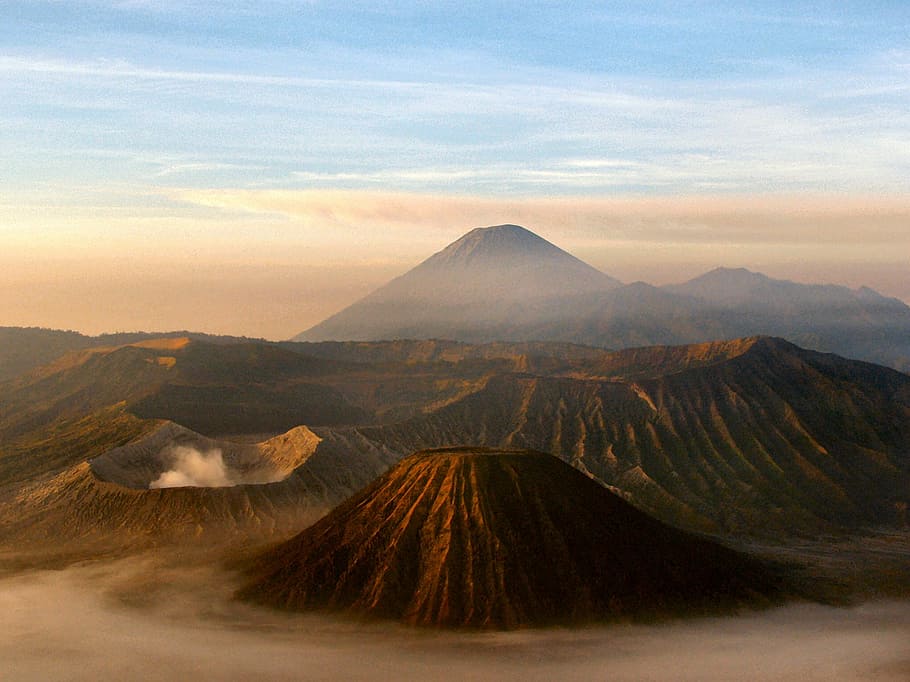 brown mountain with fog, volcano, java, indonesia, mount seremu HD wallpaper