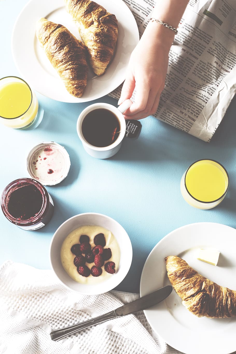 bread on plate near mug on table, breakfast, eat, meal, muesli HD wallpaper