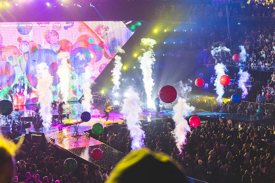 people standing near concert stage during night time, concert on stage HD wallpaper