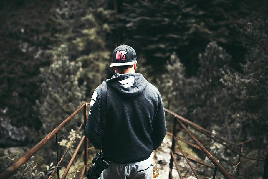 stairs, nature, fashion, man, back view, camera, cap, casual HD wallpaper