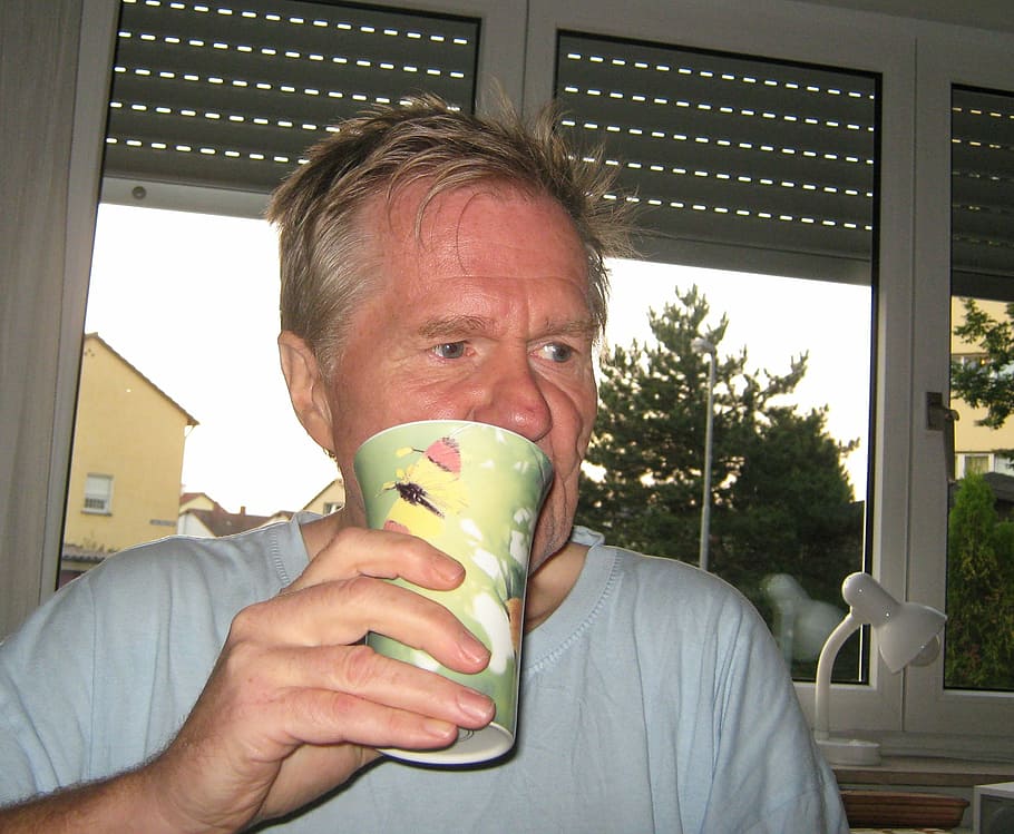 man, face, breakfast, cup, coffee, drink, amazed, window, oversleeping HD wallpaper
