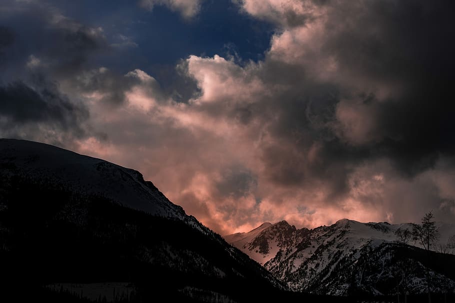 silhouette of mountain under white sky, silhouette of mountain during golden hour HD wallpaper