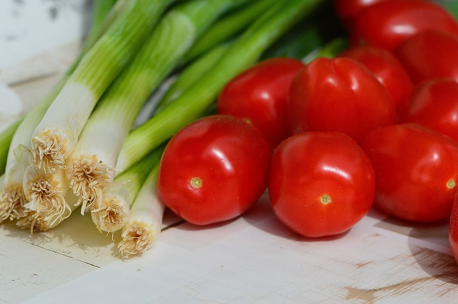 Tomatoes, Spring Onions, Vegetables, healthy, vitamins, frisch HD wallpaper
