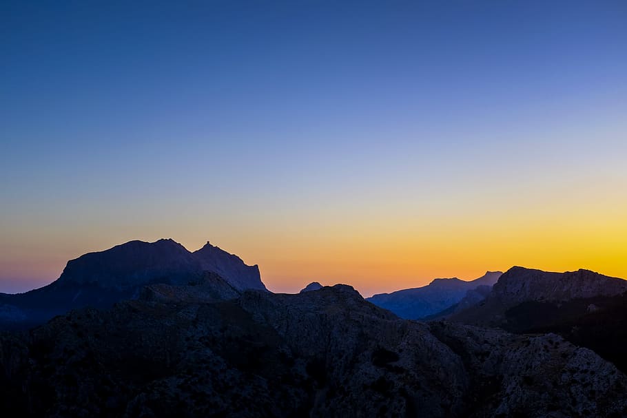 silhouette photo of mountain, silhouette of mountains during daytime HD wallpaper