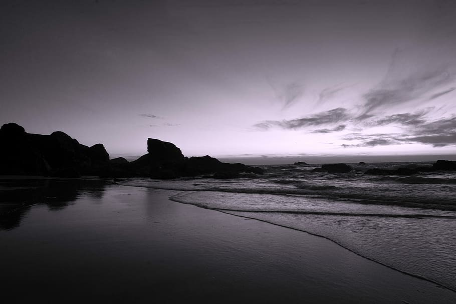 grayscale photography of sea, grayscale photo of body of water under cloudy sky, HD wallpaper