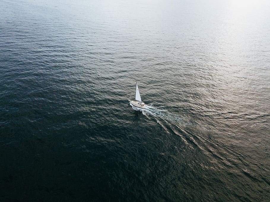 sailboat at the body of water, birds eye view of bowrider on body of water HD wallpaper