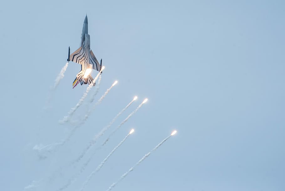 Fighter Aircraft, Flares, Show, Flight, rolling, military, airplane