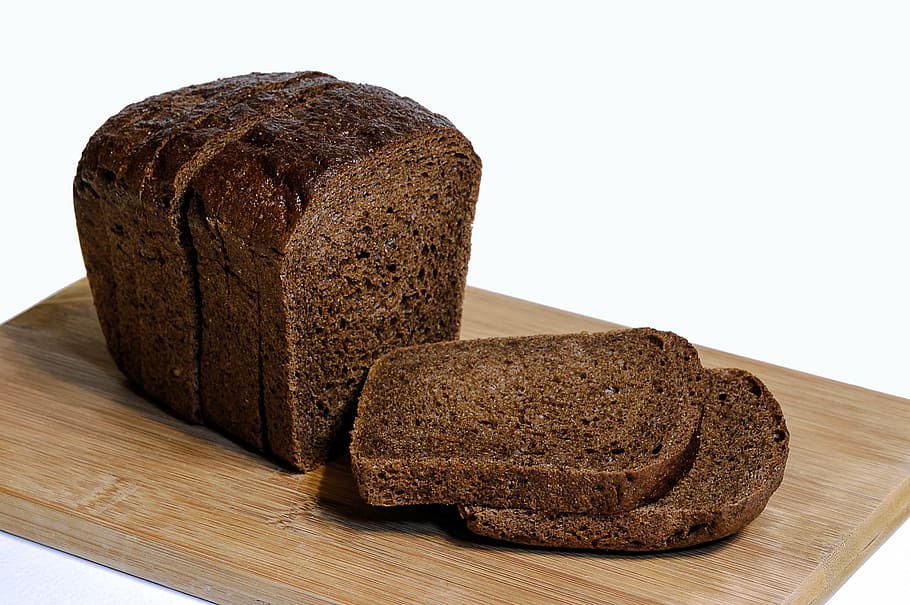 chocolate loaf bread, rye bread, nutrition, delicious, slicing