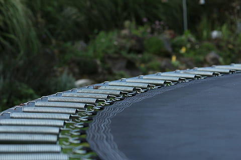 stainless steel springs of trampoline, trammpolin, feather HD wallpaper