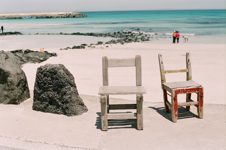 photo of two black wooden chairs near seashore, travel, jeju island, HD wallpaper