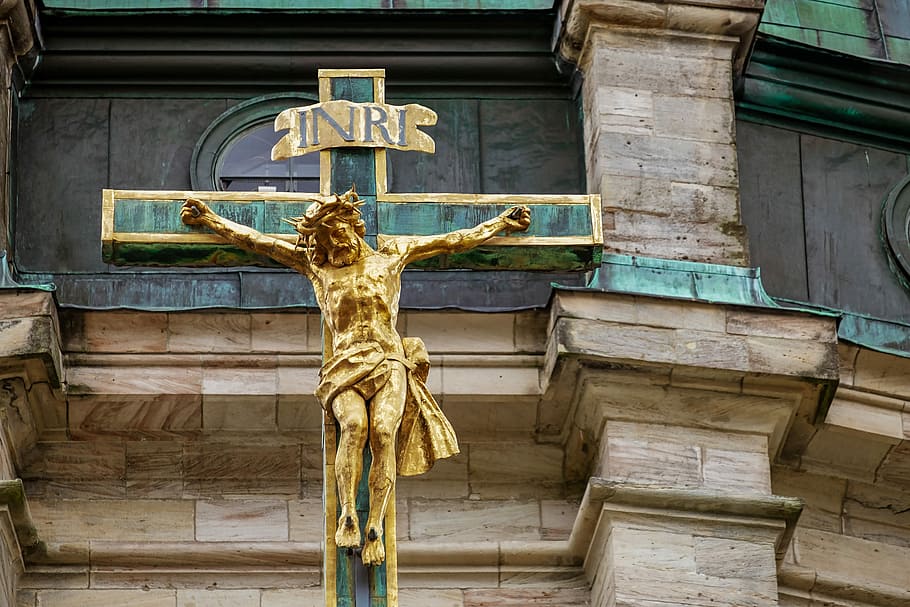 gold-colored and green crucifix, cross, dom, faith, religion, HD wallpaper