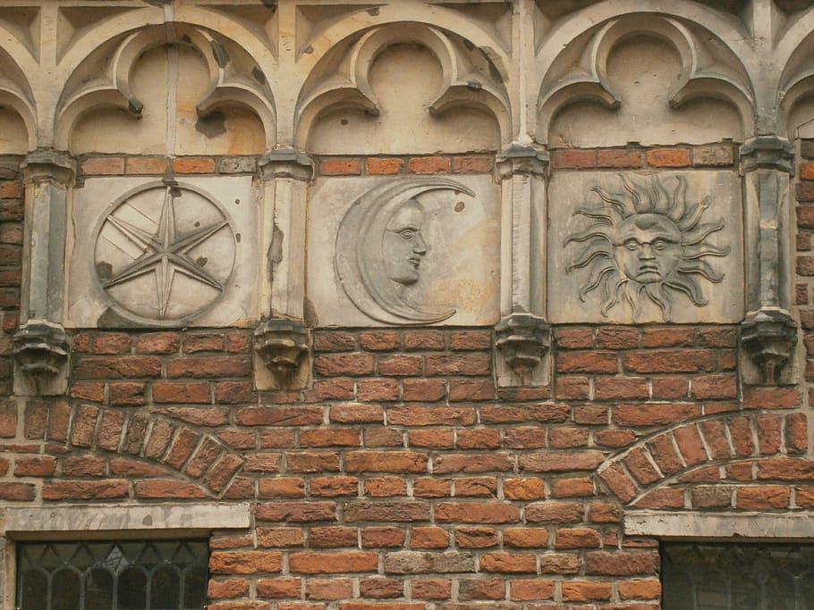 Facade, Moon, Arc, History, sun, star, deventer, netherlands HD wallpaper