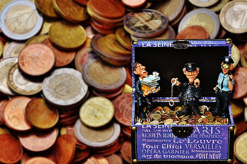 taxes-tax-evasion-police-handcuffs-thumbnail.jpg