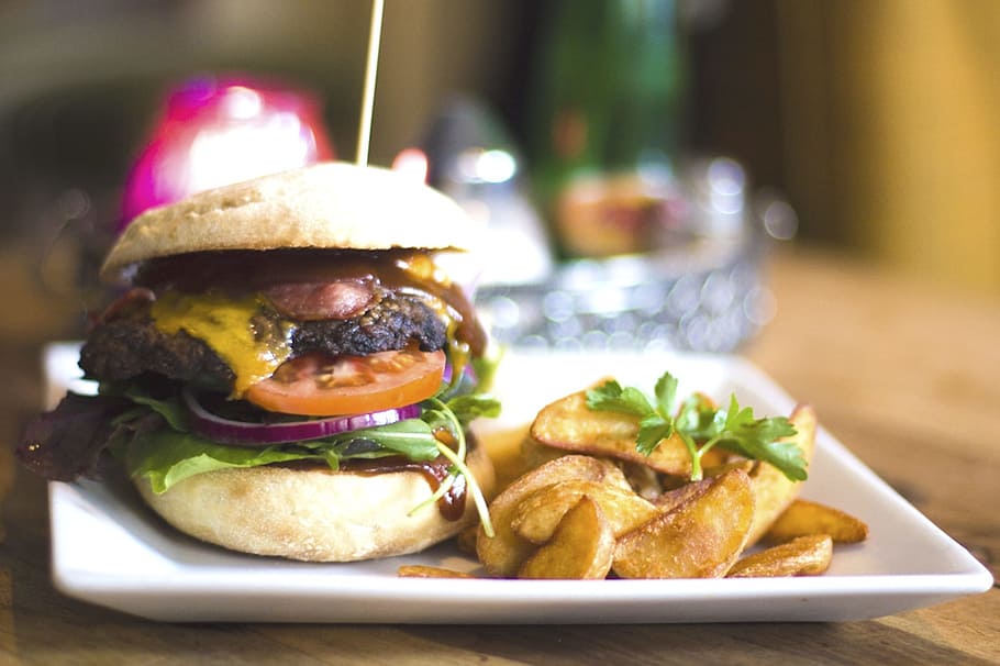 Hamburger on Plate, bacon, bread, bun, cheeseburger, food, fries HD wallpaper