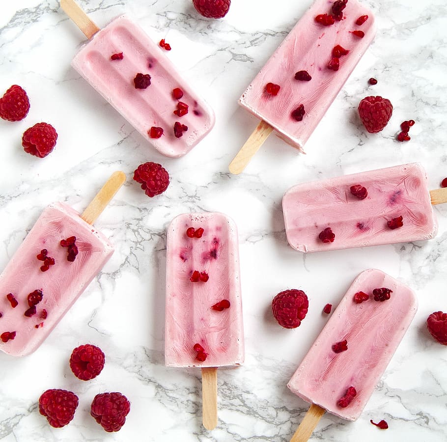 strawberry popsicles, six red berry Popsicle sticks, lollipop, HD wallpaper