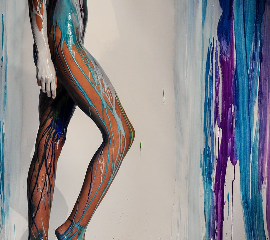 abstract painting of human legs, body painting, models, studio HD wallpaper