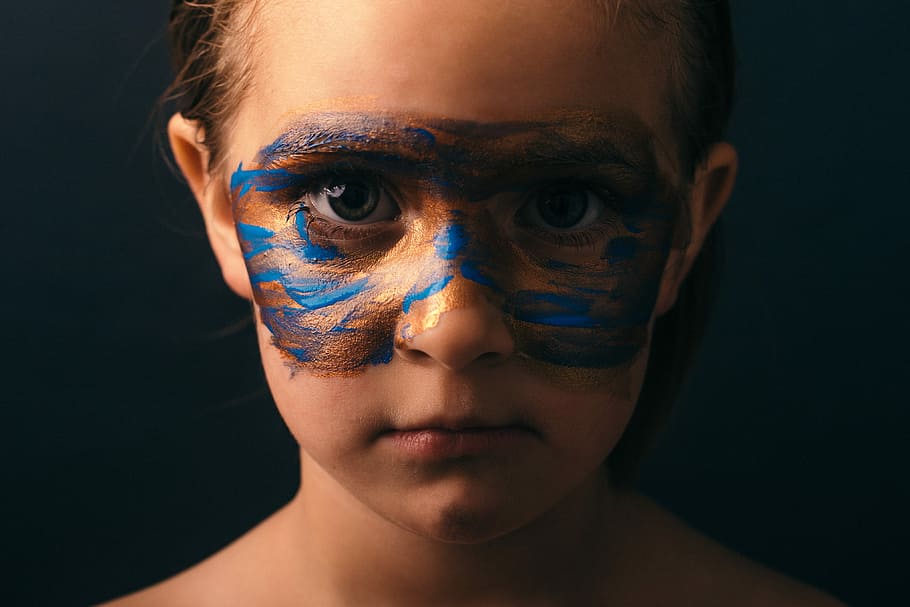 close up photo of girls with face paint, girl with blue and brown paint on face HD wallpaper
