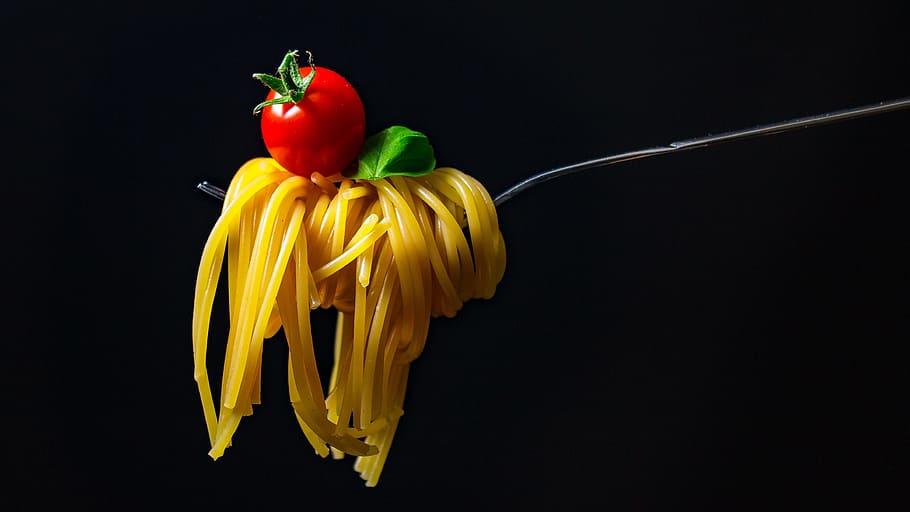 rolled pasta in gray metal fork with red cherry tomato, spaghetti, HD wallpaper