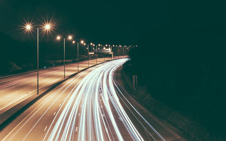 highway, road, lights, dark, night, evening, lamp posts, traffic HD wallpaper
