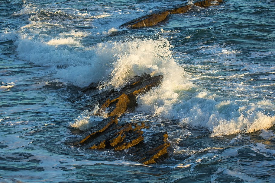 sea waves on rocks, ocean, reefs, england, motion, water, aquatic sport HD wallpaper