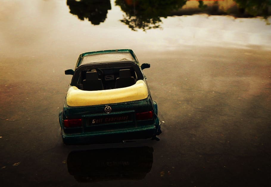 stalled, puddle, walk, reflection, transportation, mode of transportation HD wallpaper