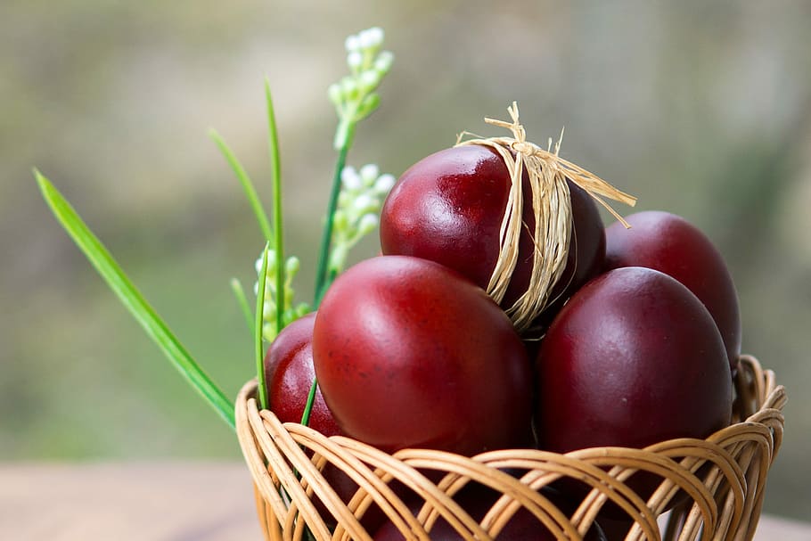 salted egg on basket, easter, spring, holiday, christ is risen HD wallpaper