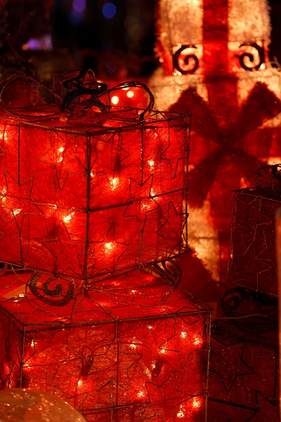 red gift box, boxes, celebration, christmas, colour, december HD wallpaper
