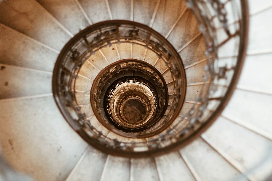 top-view of gray concrete spiral stairway, white and brown spiral stairs HD wallpaper