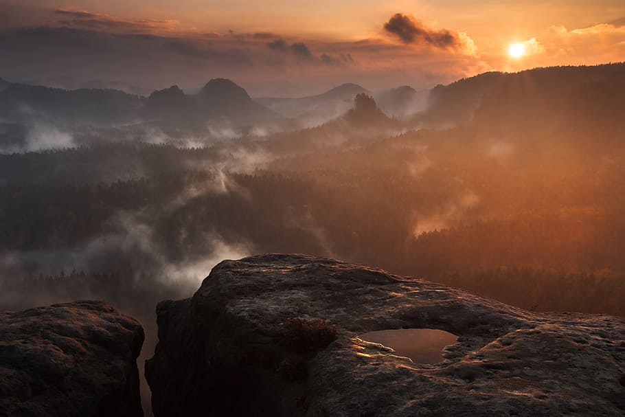 photograph of mountains surrounded by mist, puddle in rock formation HD wallpaper