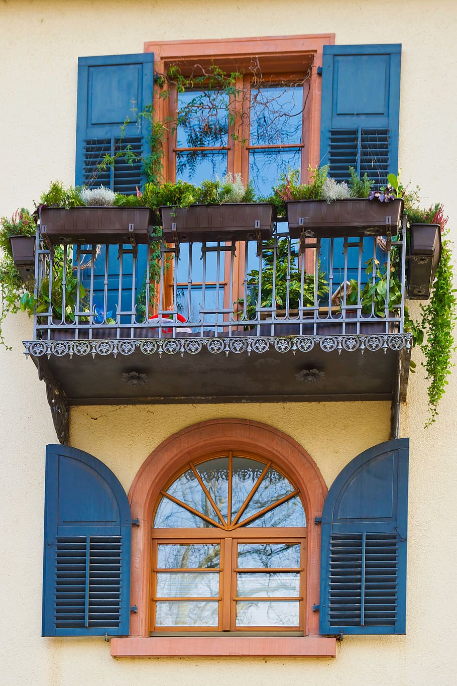 window, home, architecture, balcony, facade, building exterior HD wallpaper