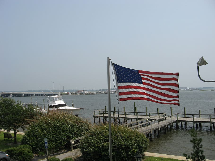 flag, docks, boats, patriotism, sky, nature, water, striped HD wallpaper