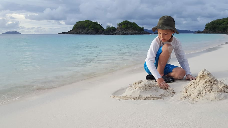 girl playing sand in beach, boy, child, male, track, sandcastle HD wallpaper