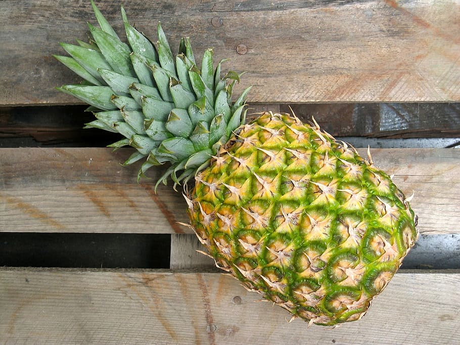 green pineapple on brown wooden pallet board, juice, fruit HD wallpaper