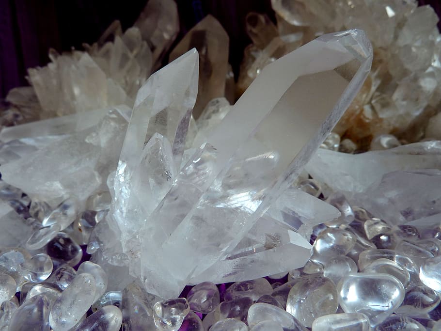 clear crystal quartz, white stones, rock crystal, clear to white