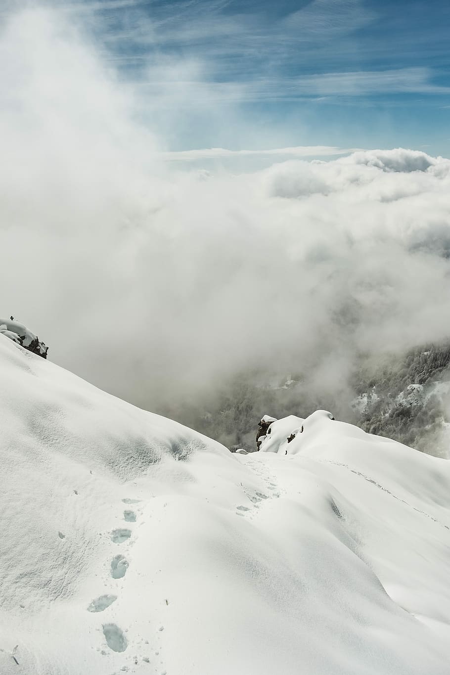 Lost on mountain, footsteps on snow, track, alp, fog, footprint HD wallpaper