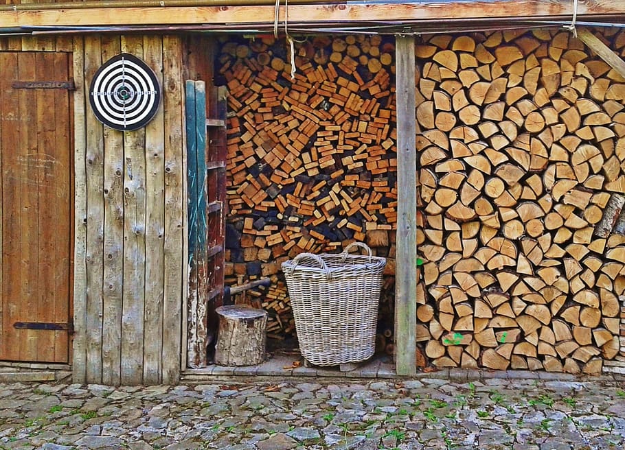 basket beside fire woods, firewood, combs thread cutting, holzstapel, HD wallpaper