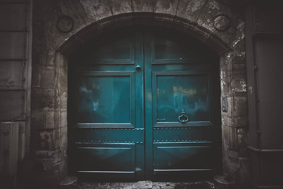 blue wooden double arch door s, green colored door with knocker HD wallpaper