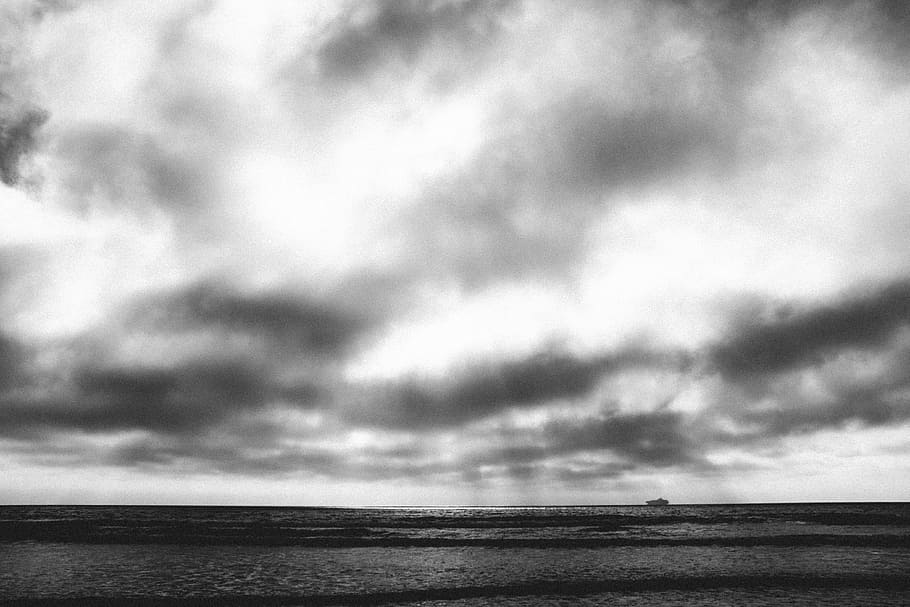 body of water under cloudy sky in grayscale photography, grayscale photography of sea under sky HD wallpaper