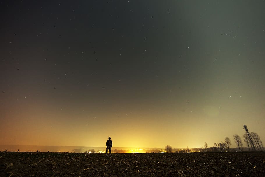 person standing under gray starry sky, man, alone, landscape HD wallpaper
