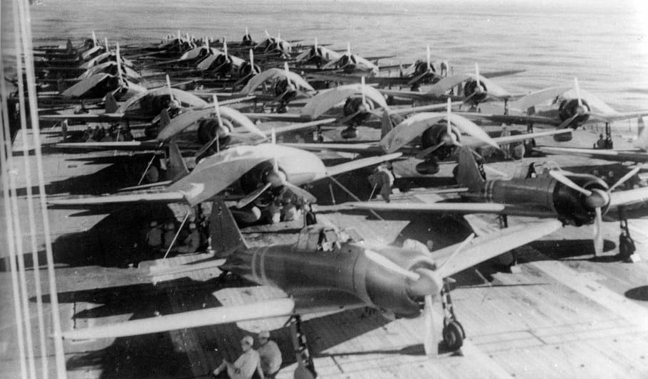 Zuikaku crewmen service aircraft  on Carrier during World War II, Battle of Coral Sea