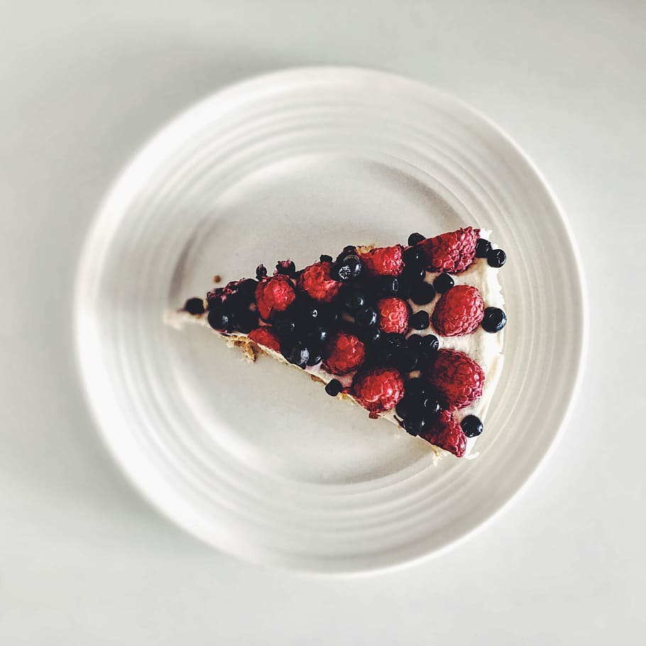 blackberry & raspberry cake, food, food And Drink, red, close-up HD wallpaper