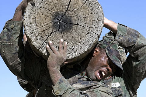 man in soldier uniform carrying wood slab, teamwork, training HD wallpaper